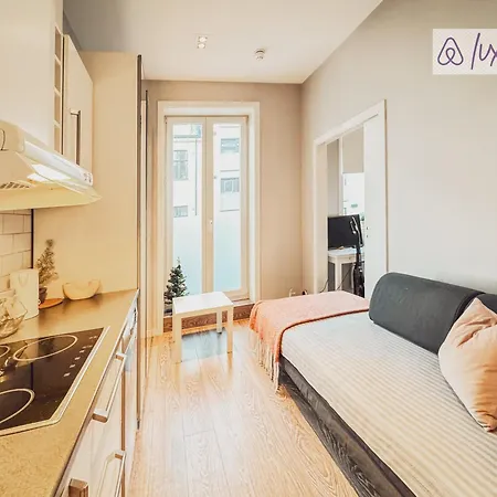 Summer Time Luxe Queen Bed Sofabed Charming Apartment *